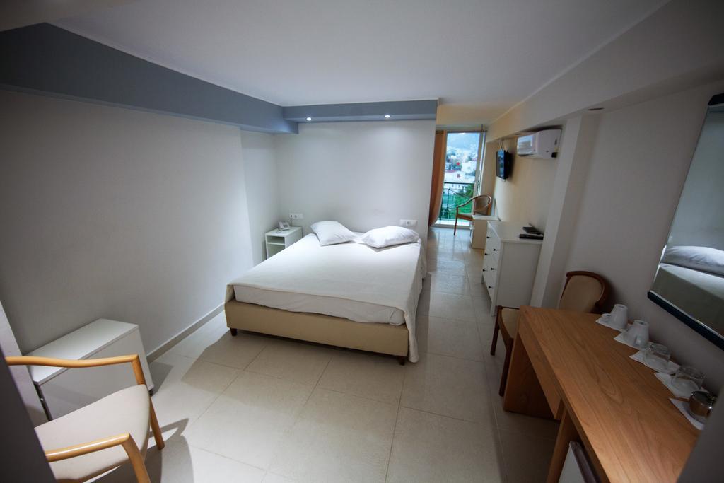 Thomas Beach Hotel Néa Mákri Extérieur photo
